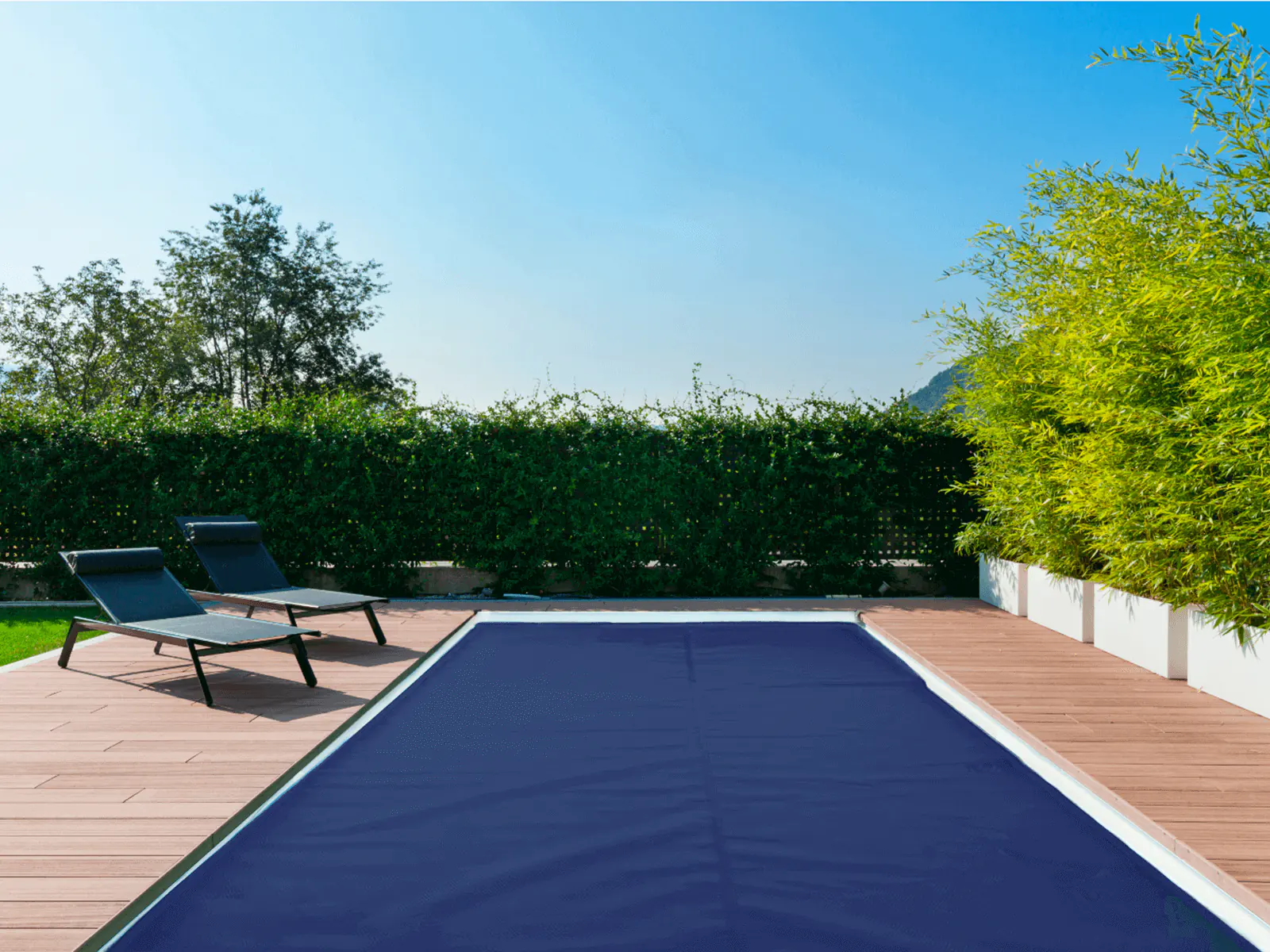 Piscina cubierta con un producto Acualé